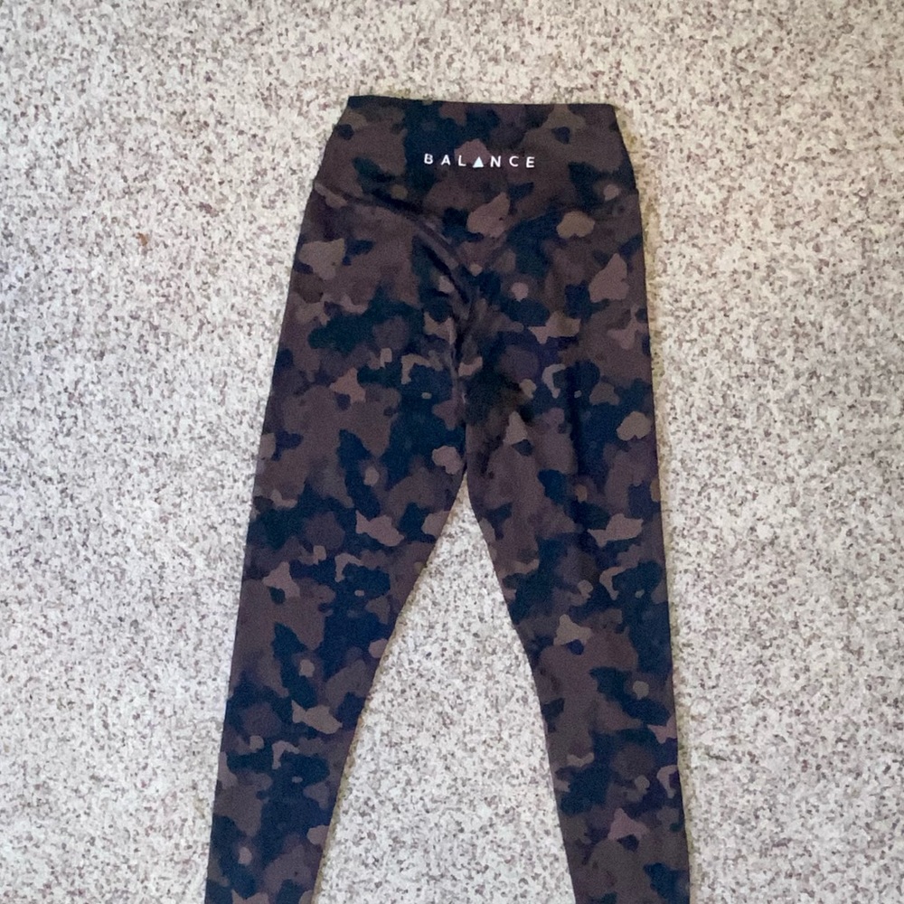 Balance Athletica Ascend leggings